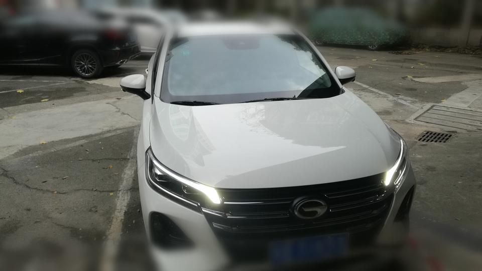 2020款广汽传祺GS4  1.5T  自动  尊享版
地标：深圳，上下班代步车，来回一趟7、8公里，上下班避开高峰时间，路上交通不会堵车情况。开车速度在40~60公里。
新手司机上路。
提车加满第一箱95号汽油，目前显示剩余45%油量，才跑了200公里多点。
是否正常，磨合期过了才会不费油吧！