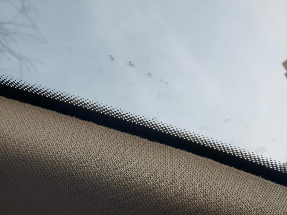 柯迪亚克-科迪亚克车顶棚装饰的布艺与前挡风玻璃的夹角处布艺装饰是毛边没做处理，有哪位大神知道是什么情况吗？难道做工就这么粗糙吗？