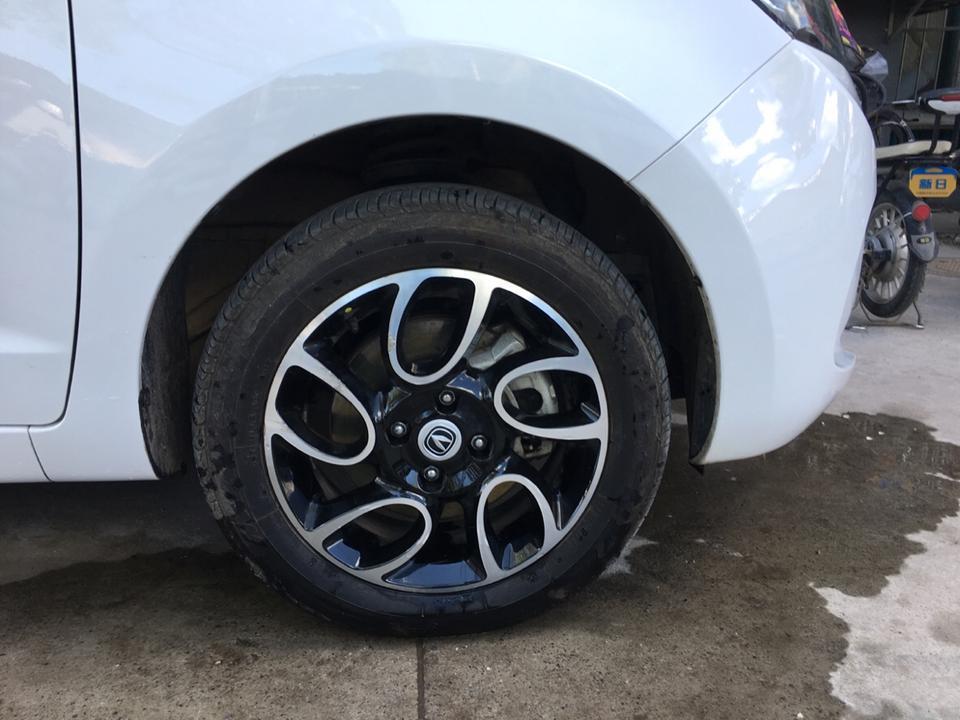奔奔ev-奔奔车辆的轮毂好清洗吗？