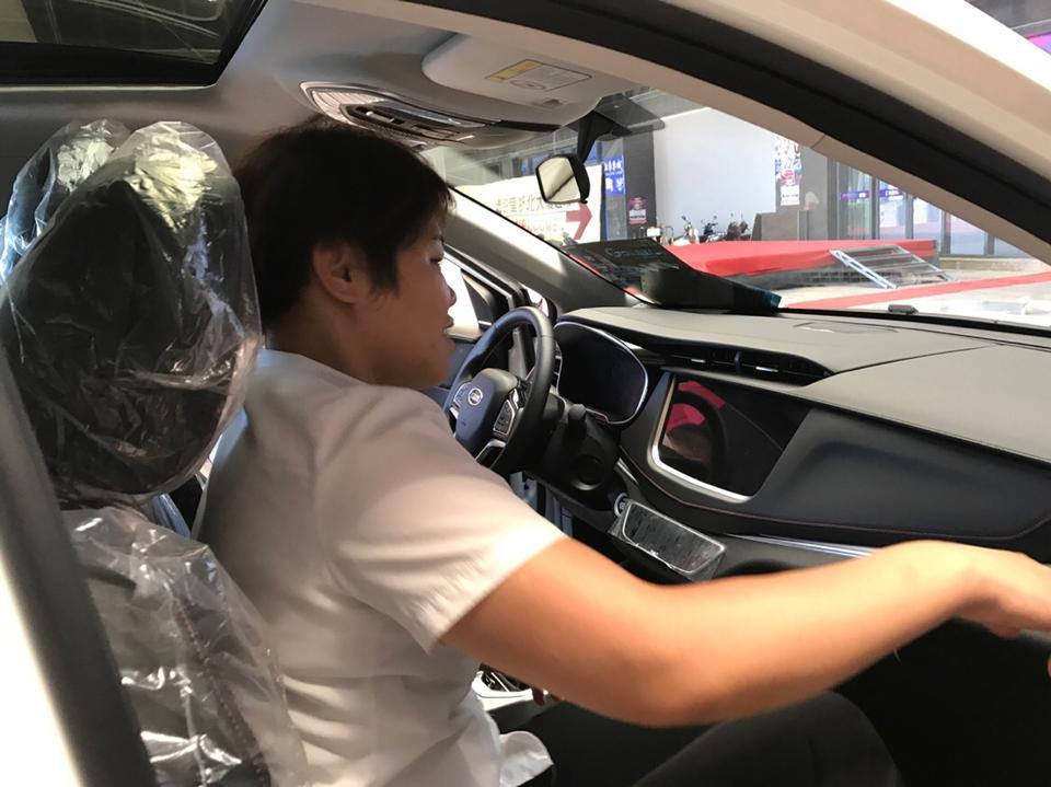 swm斯威g01-试驾一下功能 很不错