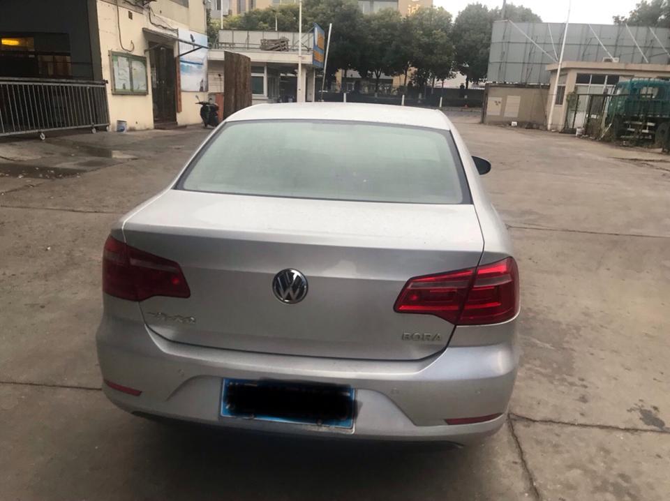 有人知道这宝来是几几年的吗？