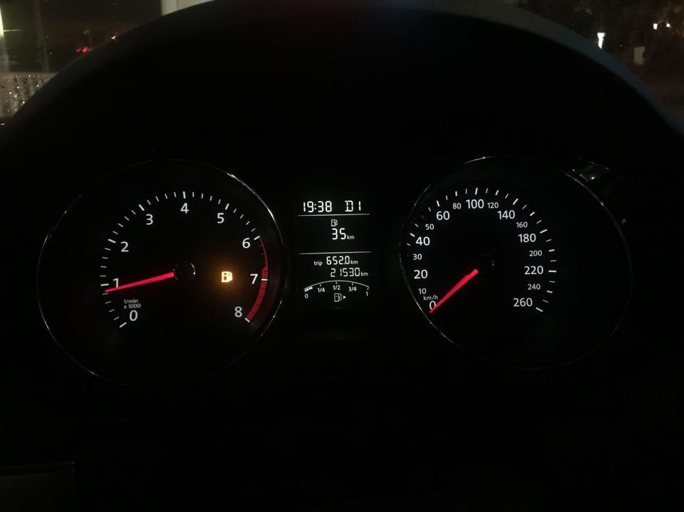 速腾-各位大佬，是这样的，我10000公里的时候换了全合成极护5w-40机油，然后平均油耗都差不多百公里油耗6.6左右，一箱汽油可以跑750km左右。
然后20000公里的时候，我又去换了同样同款的极护5-40机油，结果新机油却比之前更耗油，一箱油才能跑650km，已经排除了加机油过量，因为我测了都在机油尺凹槽位置，也不可能是假机油的问题，是不是刚加新机油需要一段时间的磨合才能发挥机油的效应？？？
加满，公里数清零，现在一箱油才跑这样了652km，路况都差不多，这是什么原因？？？求解，很疑惑。