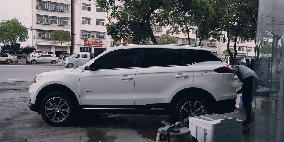 2018款博越换方向管柱之后方向跑偏，向右跑偏，更换之后打方向要比之前重一些，有什么办法解决吗