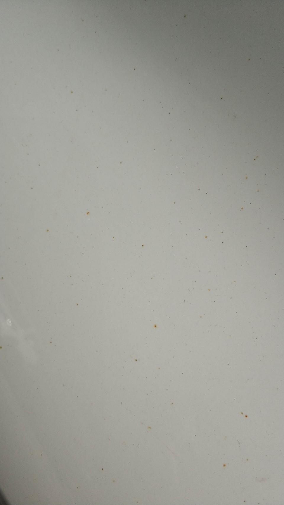 博越-车上有黄色点点是什么东西，看着像锈迹