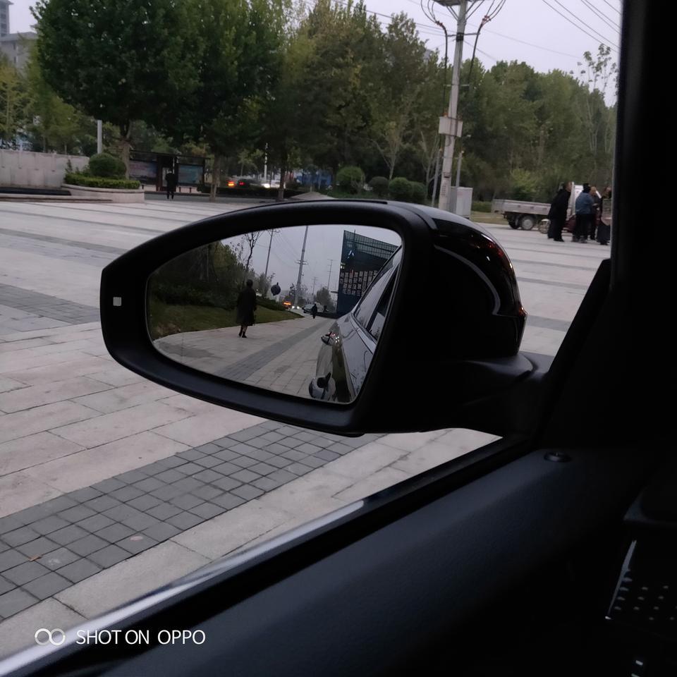 帕萨特-两边不一样是什么原因