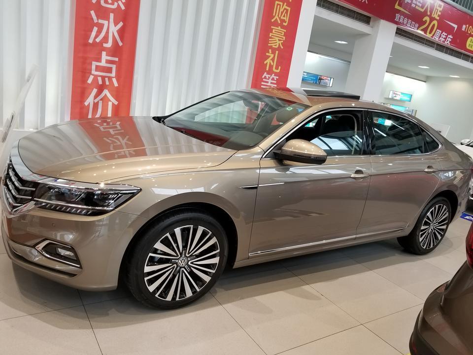 帕萨特-刚刚在四s店工作人员给我算的豪华版全款落地23.6万，四川地区这个价格合适吗