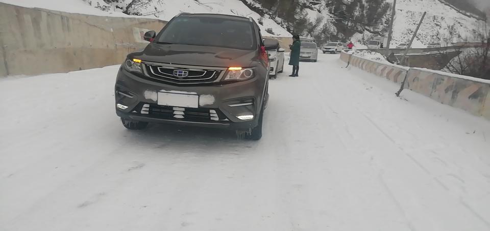博越-走山路油耗显示15.4了，算正常吗？？