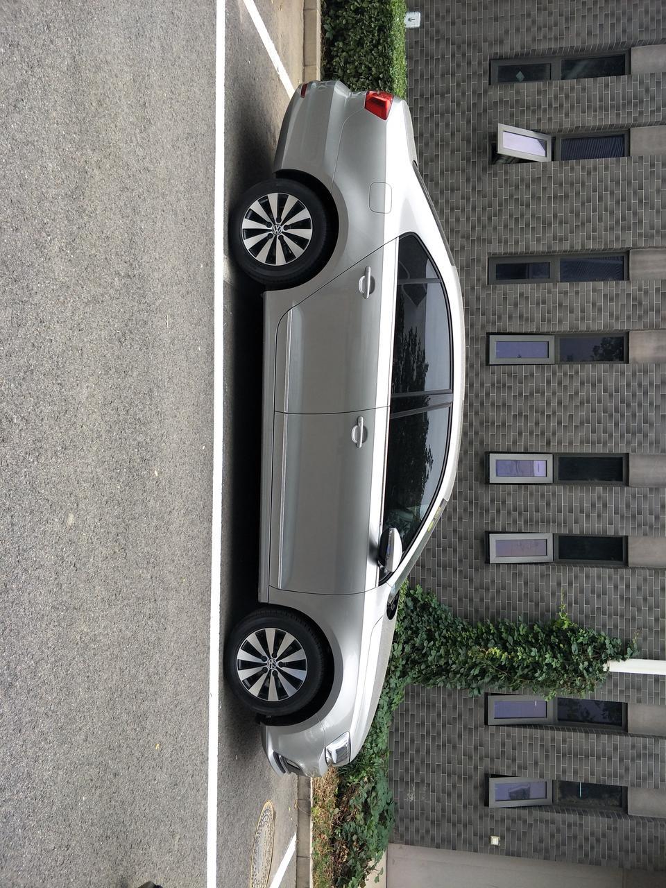 速腾-2018年9月买的，裸车108200.装饰费用18000.大屏，倒车影像，行车记录仪，脚垫，灭火器，必须2年零利率，要不4S店不卖。坑坑坑     购车地点北京