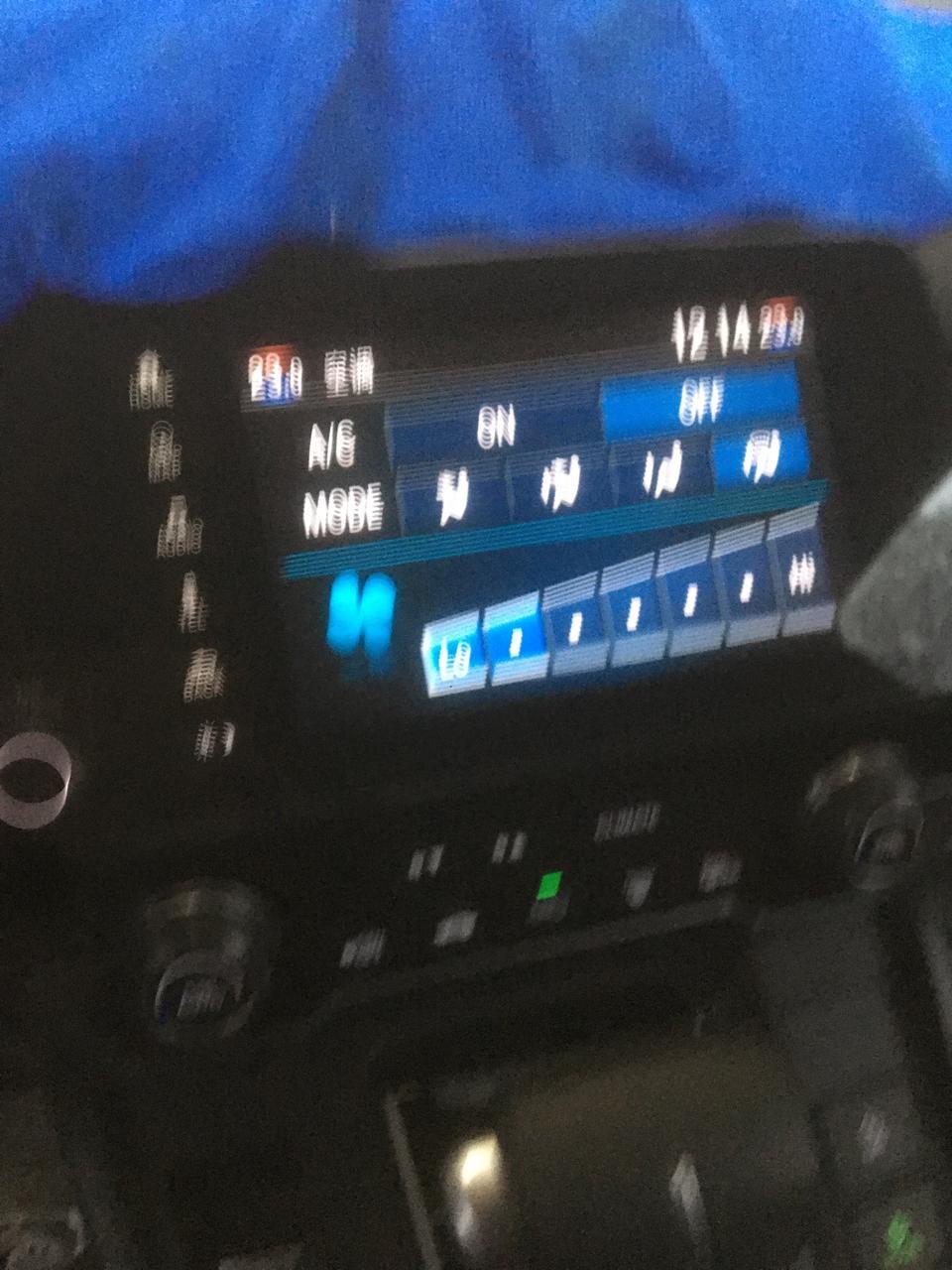 本田cr-v-是这个OFF键关空调的吗？冬天是不是不需要开空调