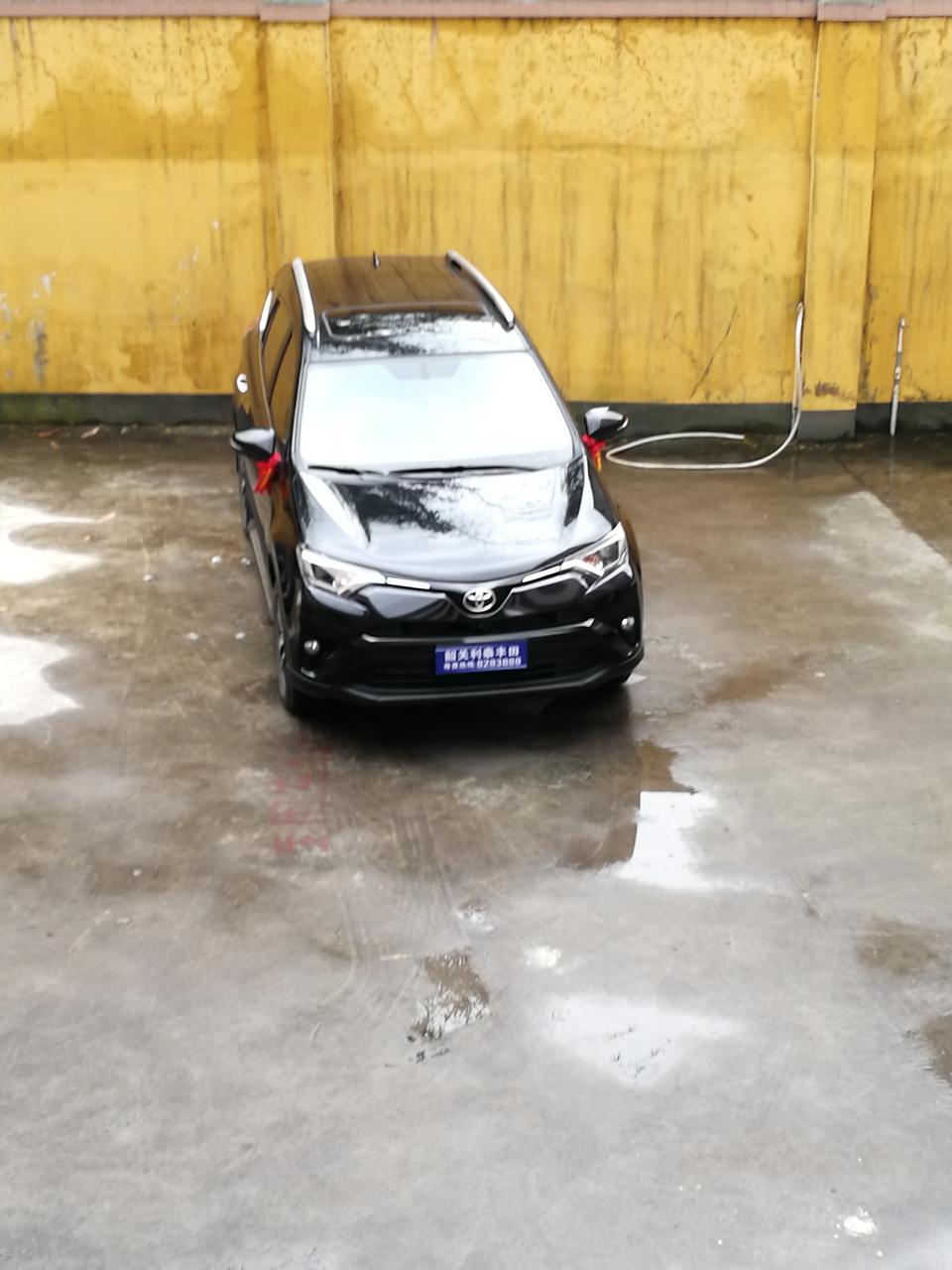 rav4荣放-昨天提车了，新手上路加满油,提车开到加油站加了58.6升.应该是60升满,我就跑了下市区国道,一格油跑了250公里.总共四格油.是不是说一箱油能跑1000公里?没有开空调,载了三个人