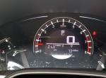 本田cr-v-车子没有加油门转速表自己升上去，这样正常吗？