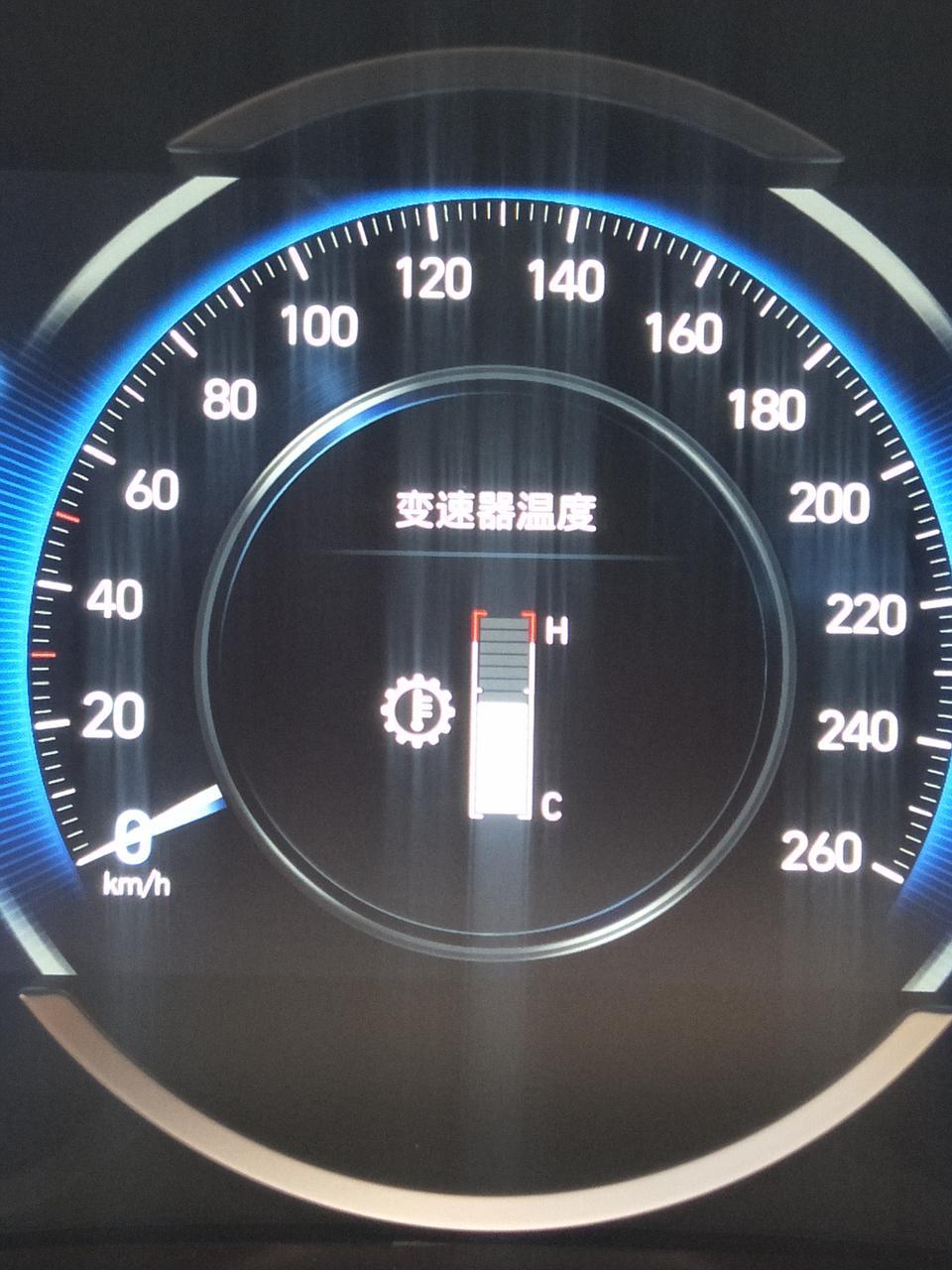 菲斯塔智速版，电子手刹有时候要拉两次才有用是正常的吗？