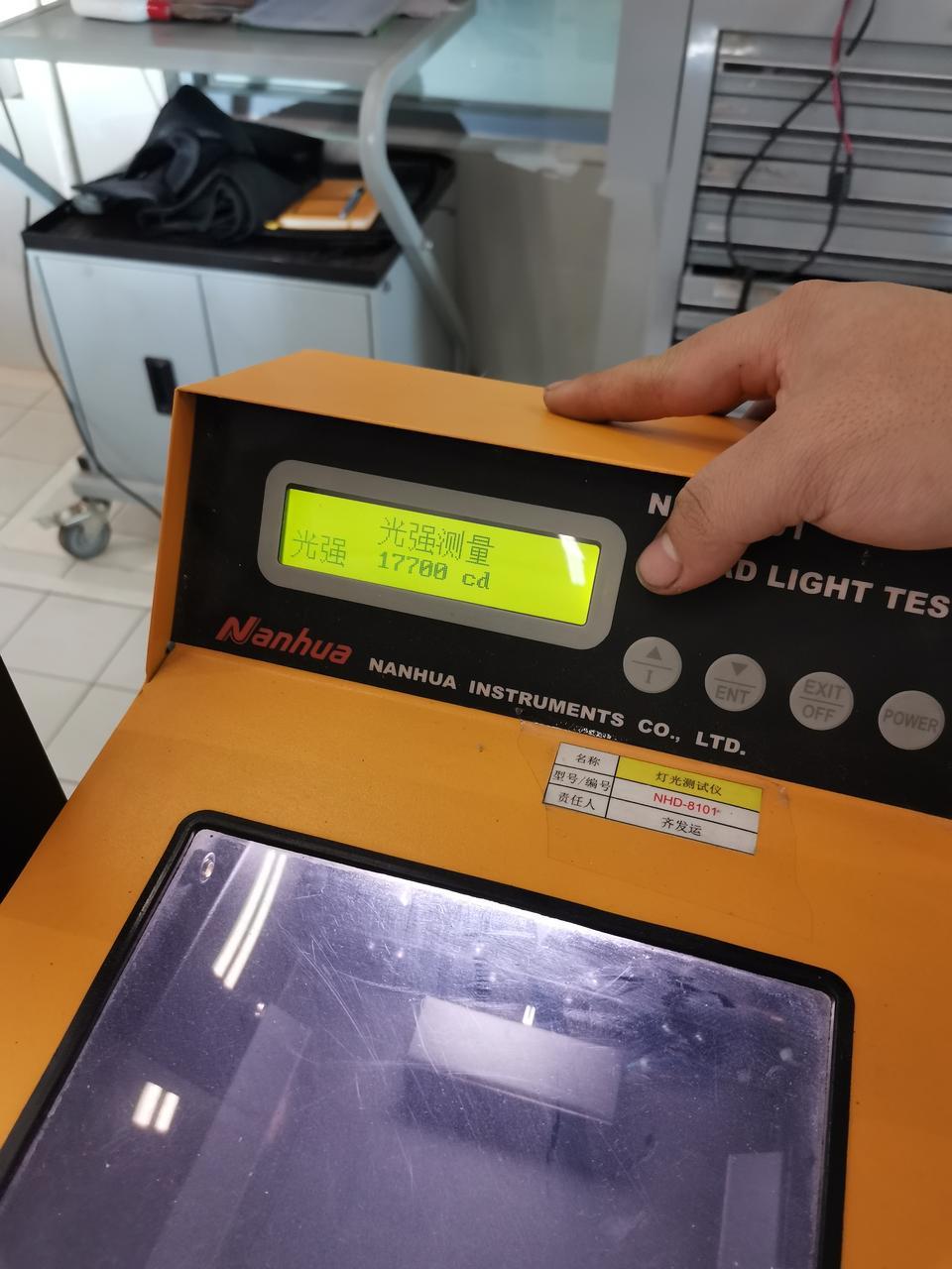 探岳大灯白内障，去4S店检测，师傅说数据大于15000就是正常的，车友们看看，是不是大众忽悠人的说辞？再者大众的售后服务态度不是一般差！