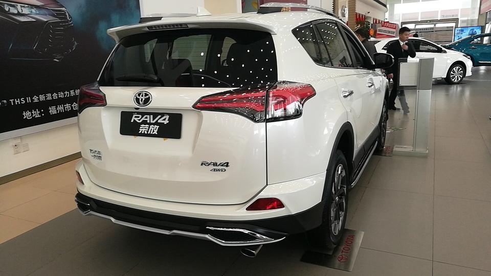 rav4荣放-请问车友这款的年份？能让我分享一下19款吗？福州哪有售吗？谢谢了！