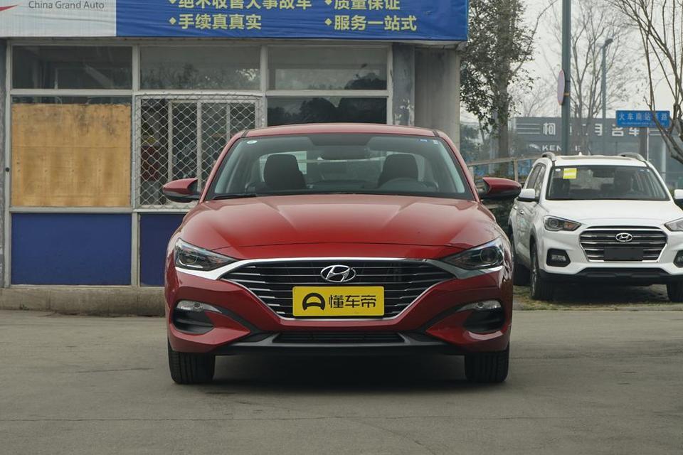 现在的菲斯塔，在什么配置有自动大灯，经常出入地库，觉得有自动大灯方便多了！