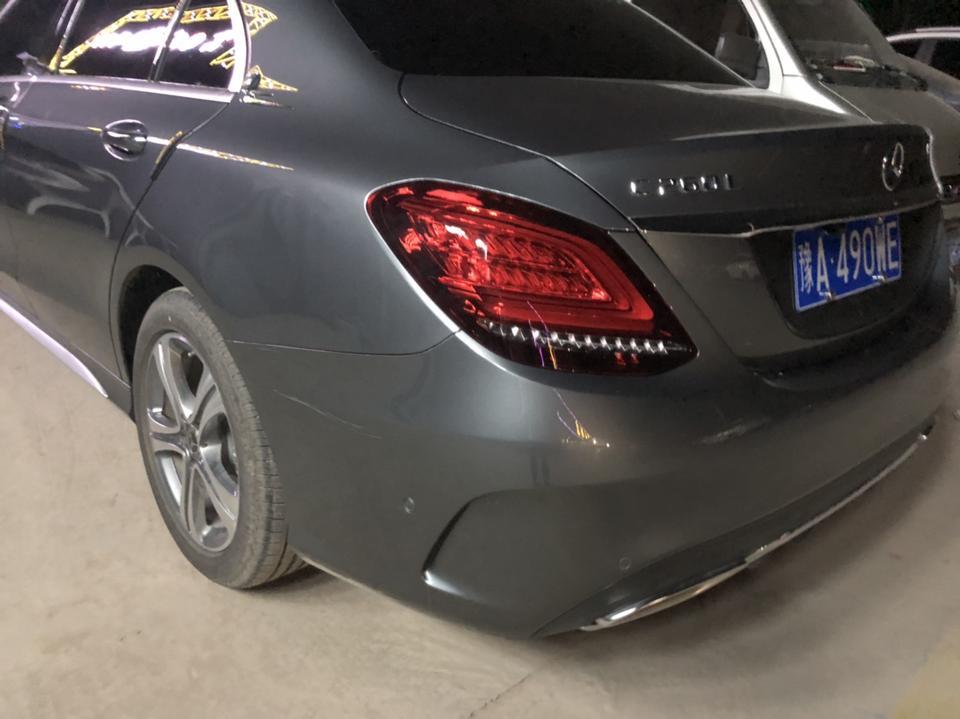 奔驰c级-今天停车被刮了一下，找不到人，自己修一下得花多少钱。如果报保险是不是太麻烦了，我买了三年联保，大神们分析一下怎么合适？