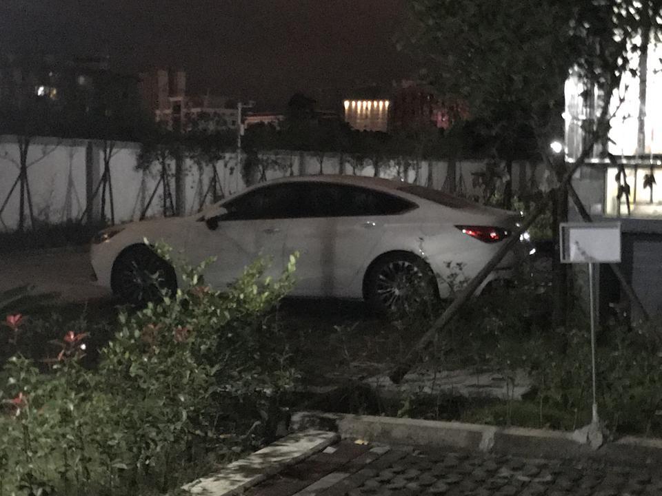 红旗h5-大佬们我想问一下为什么刚起步油耗这么高啊但不经常出现这种情况?还有第二张图片是什么情况?