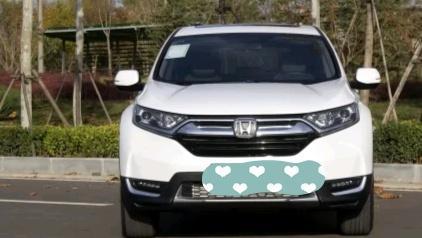 本田cr-v-选择本田这款车还是因为这车的内置设施，它的设施上都是很好的，而且这车给人感觉很好，无论是外在的，还是车的设施都是不错的，而且这车口碑非常好，很不错的一款车，这也用了这么长时间了，没什么问题，就是新车异味真是大，怎么弄淡一点？