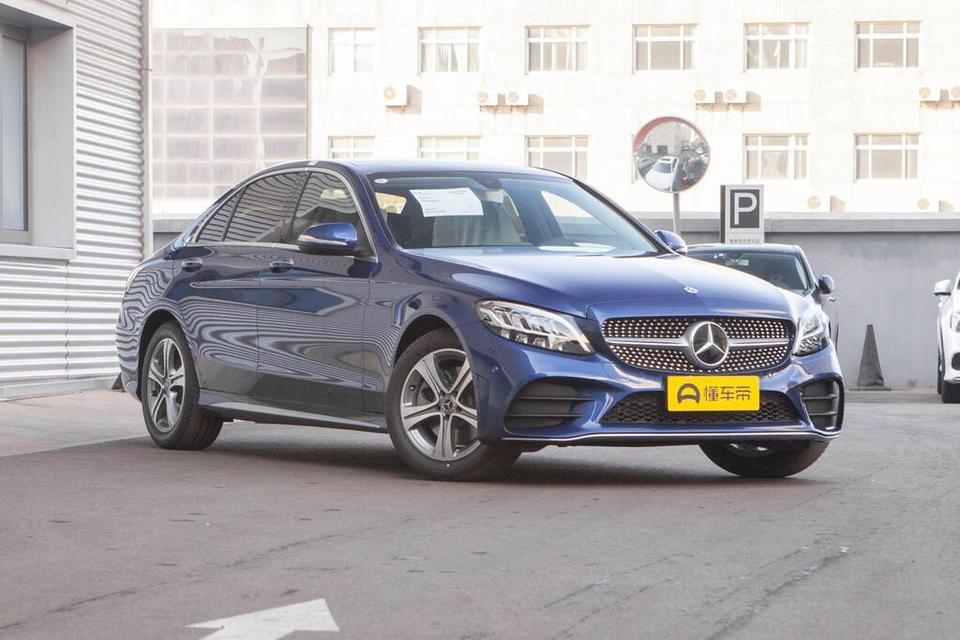 奔驰c级c180l落地315000送防爆膜送车身镀膜送隐藏式行车记录仪送地毯