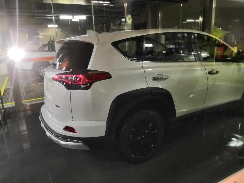 rav4荣放-2019款荣放X限量版开暖气升高到1200转，暖气关掉恢复正常，怎么回事