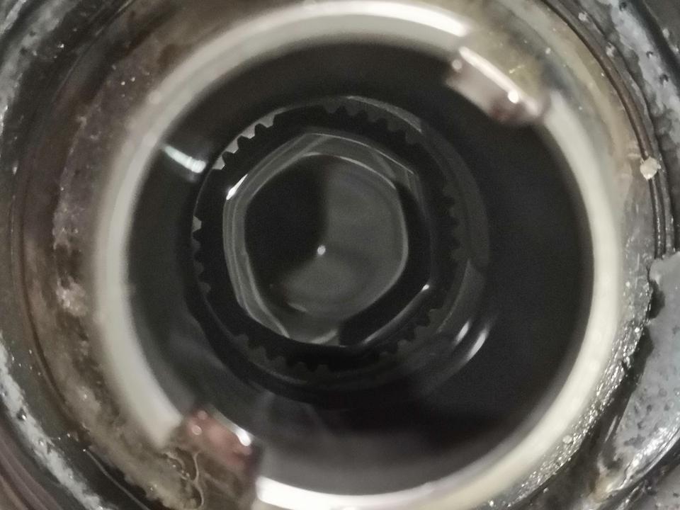 rav4荣放-丰田荣放2.5L，在行驶中突然失去动力，仪表显示所有挡位正常，发功机加油正常，是否是图片中的圆圪塔坏了，那位大神能给判断以下，电路也捡查了，谢谢！