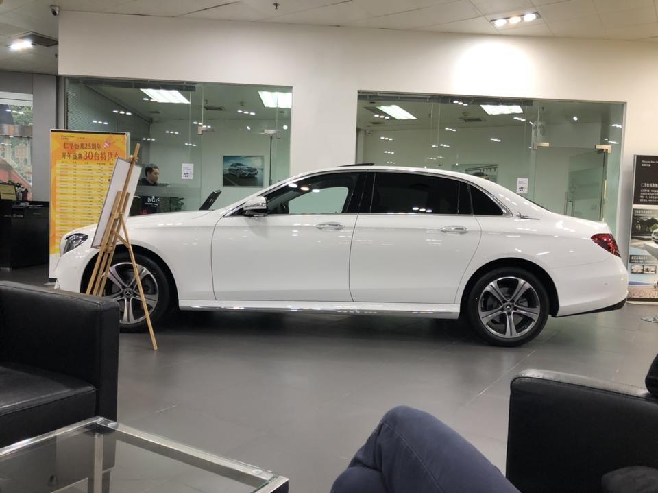 奔驰e级-e200l大标选装全景天窗和双门无匙进入 44.8w落地怎么样