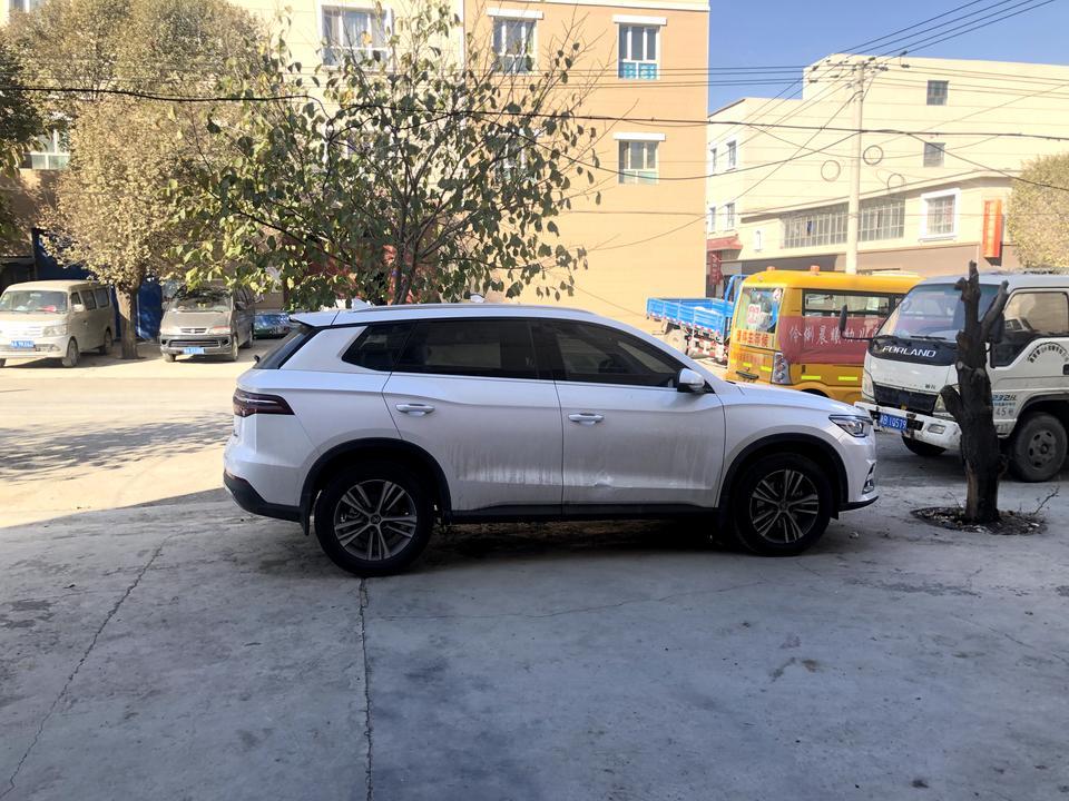 宋pro-这得多少钱 右前门 凹进去一小块 掉漆了