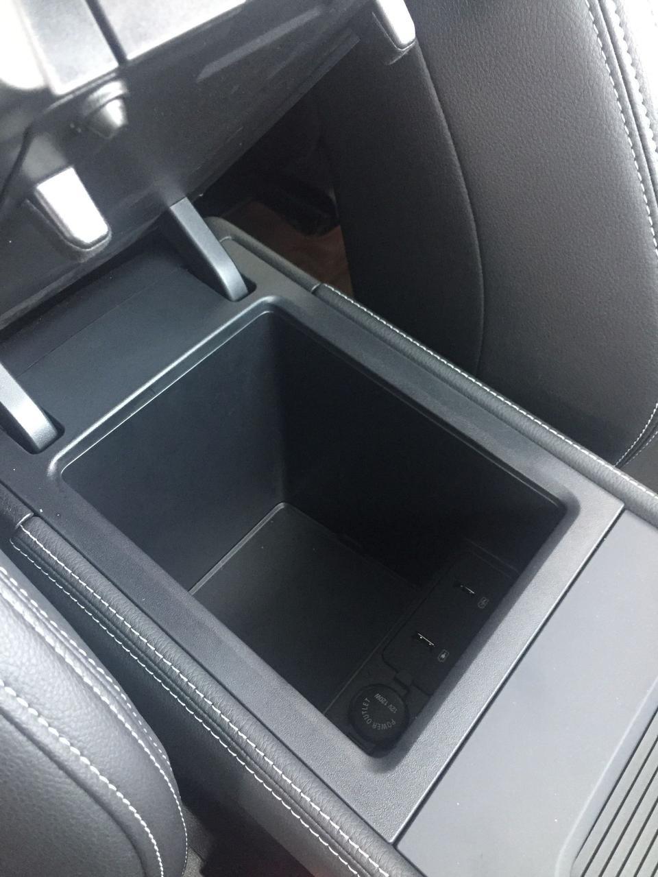 看了个车咨询一下
想买个SUV，朋友推荐比亚迪唐，今天到我们这4S店看了看车，咨询几个问题
1:这个车油耗怎么样？
2:车挺大的，动力怎么样？
3:买七座还是买五座的？
4:现在优惠能有多少？刚买过的说一下呗