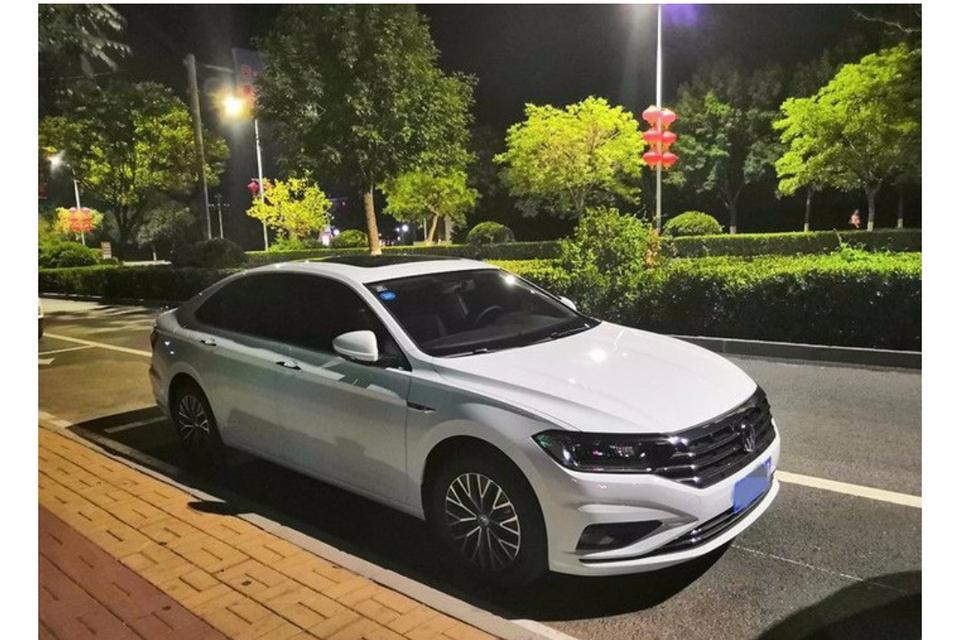 求教各位老铁，天籁2.0L落地18，速腾1.4T落地15.5，怎么选?只是日常家庭代步?预算19万以内