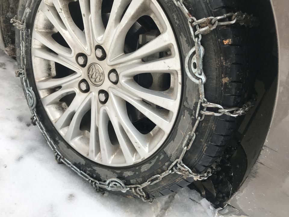 英朗-冰雪路段安装防滑链后车子正常行驶一会儿突然报码请问大佬们这是什么情况，倒车雷达也无响应？