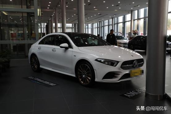 奔驰a级-A级奔驰200L运动款 17寸的轮 可以改装19寸的轮毂和轮胎吗 会不会超过车架 求各位大神们告知???