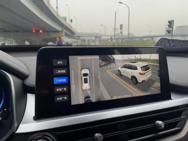 瑞虎8-一直想不通，这个上帝视角是怎么实玩的？无人机？?