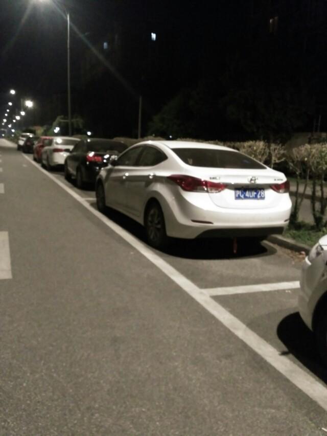领动-这款现代车腰线挺好看的