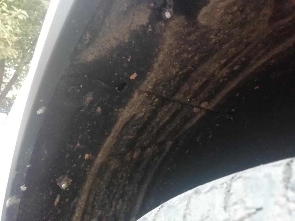 宋pro-提车两个星期   洗车时才看见两个后轮挡泥板接缝处都有两个小洞   是不是石子蹦的