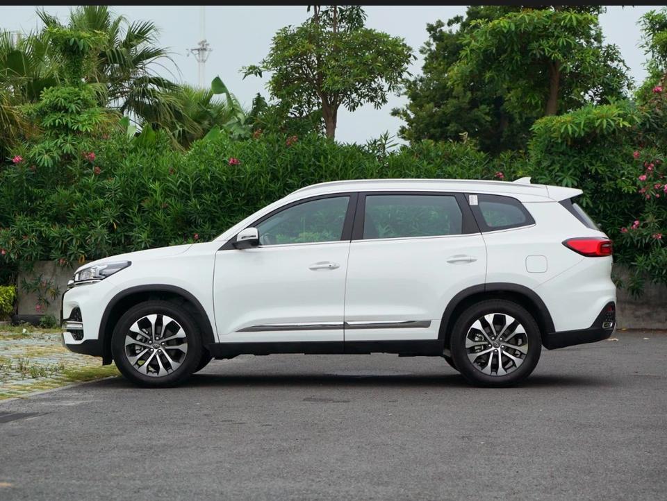 瑞虎8手动尊贵版首付5万能提车吗够不够百分之三十大概贷款是多少能提