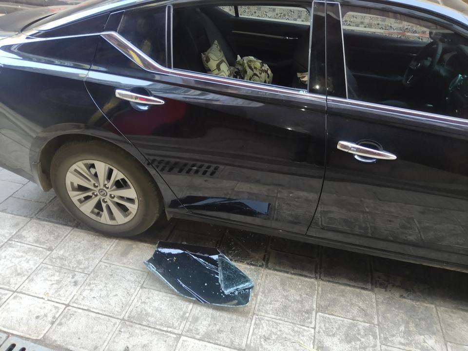 天籁-这车没防盗功能吗？我的玻璃被砸都没个屁反应，外部怎么弄都没反应，从里面开门防盗器才叫，我特么放里面的东西都丢了