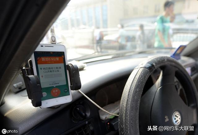 雷凌-网约车司机又苦又累，为什么很多司机不愿意离开，为什么留下来？

近几年跑网约车的司机虽然离开了不少，但是大多数人还在继续跑网约车。有些人受不了网约车严苛的制度选择了离开，有些人受不了乘客的不尊重，也选择了离开。还有一部分人每天都在忍受这些，依然选择在网约车平台跑车，这是为什么呢？