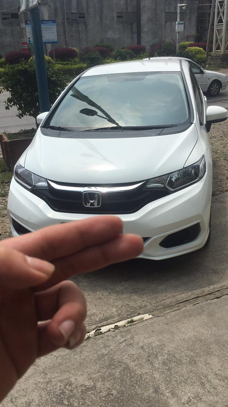卖一辆飞度，少妇车，18年上牌，1.4万公里，有喜欢来聊