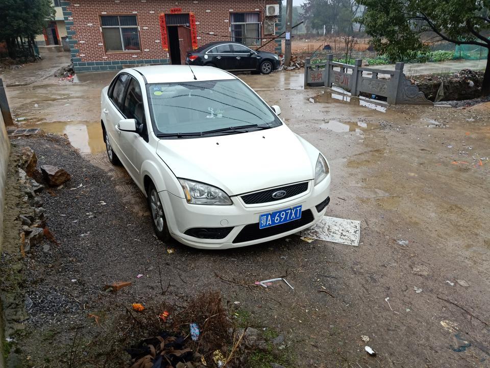 我的福克斯07款，三箱，1.8L？跑了9万多公里，有没有知道值多少钱