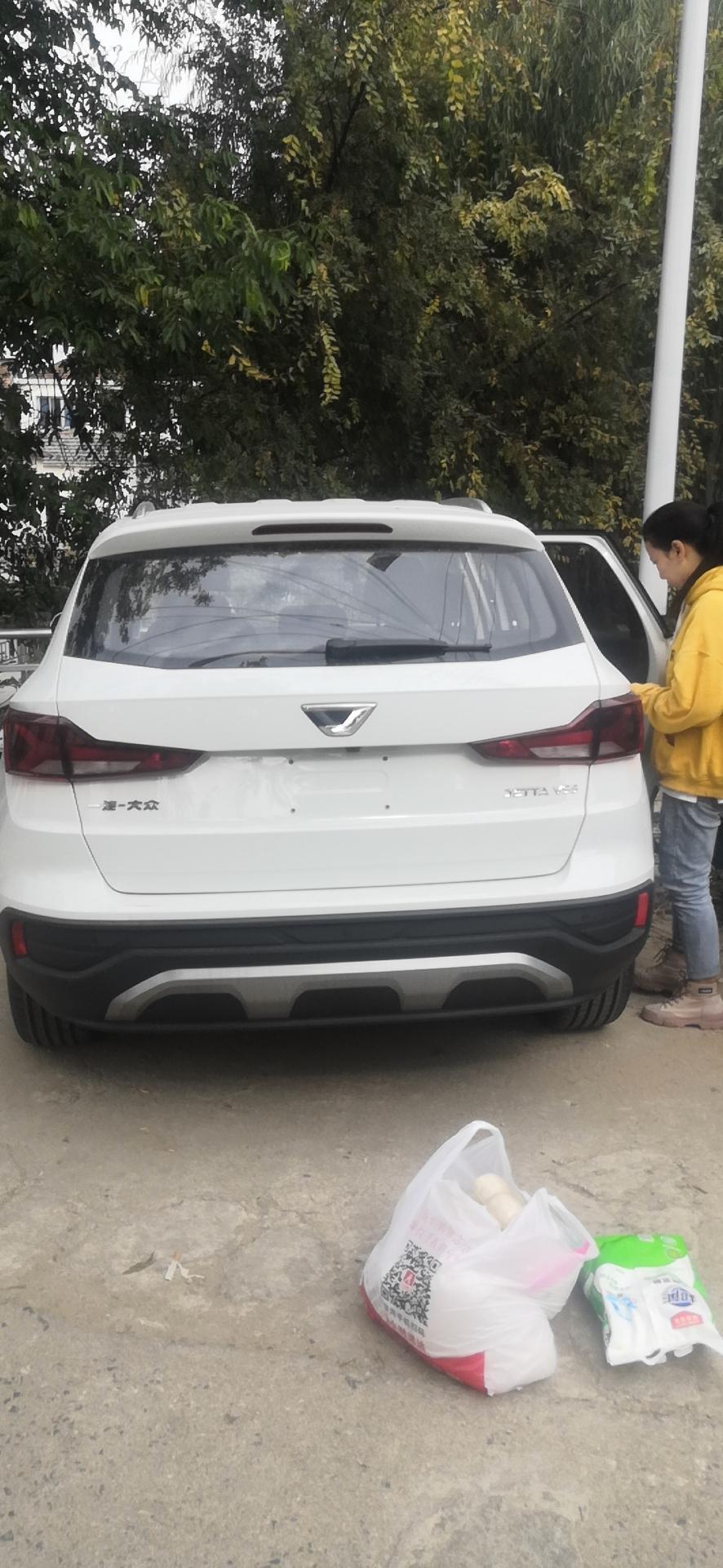 捷达vs5-10月31号提的新车，11月6号去上牌，结果车管所说我车子合格证跟车对不上，说这个车没有公告怎么办？跟4S店沟通说只能等！我是等得了临时牌照等?️了不？有没有遇到这样的问题帮帮我，急急急