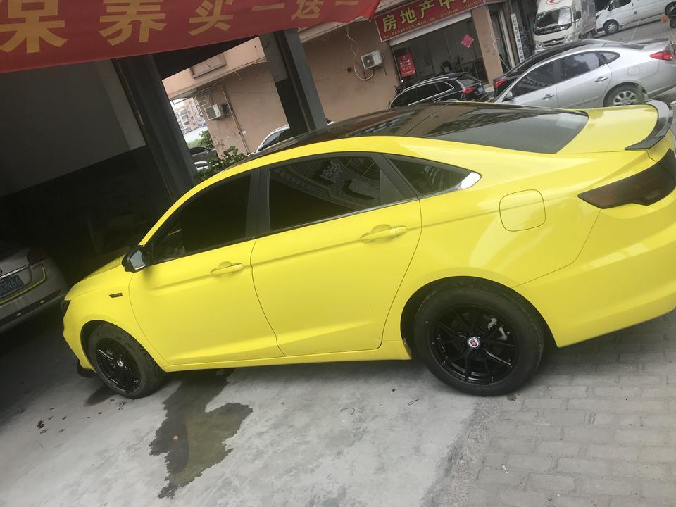18款的帝豪GL 1.4T 自动精英精英智联型。七月份买的到现在一年了。开了6000多公里为什么仪表显示12左右的油耗。 200块只能开250公里左右