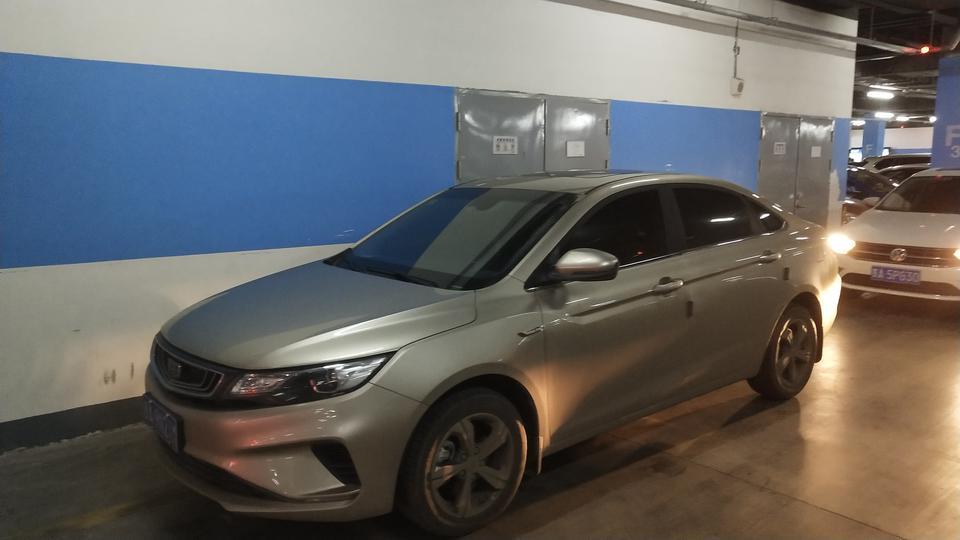 帝豪gl-新车5个月了，前几天特别冷的时候车一启动中控室就嗡嗡响，持续很久，有大神知道是什么问题吗