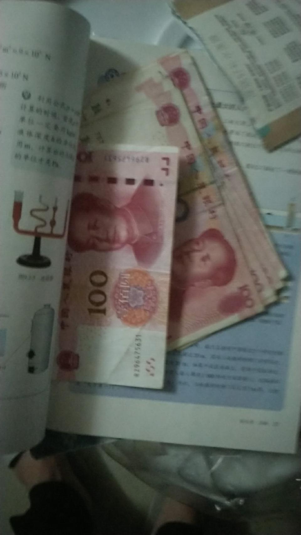 帝豪-大家好，我刚大学毕业想买一辆3万内的二手车练手和过度。大家能给我推荐一下吗？最好自动挡推荐一辆。手动挡推荐一辆。省油耐用，安全性好一点就可以了。