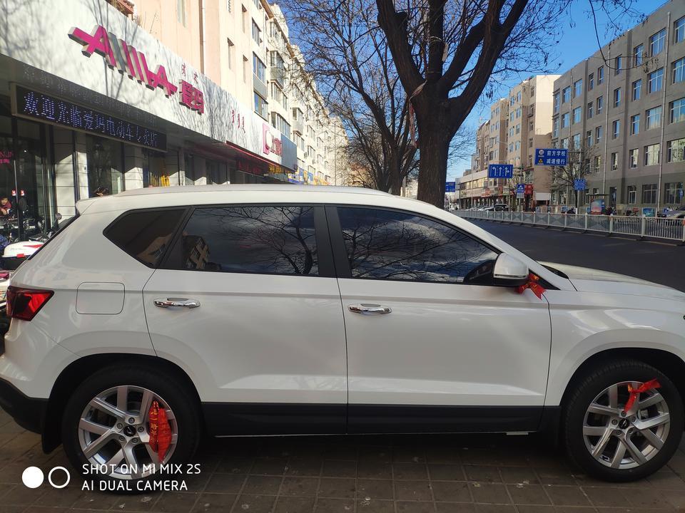 捷达vs5-大家好，十二月提的车，回来没怎么开，最近跑了几次，有时候锁不上车，过过会又能锁上。不知道怎么回事？有车友知道吗？钥匙和车把手都锁不上。
