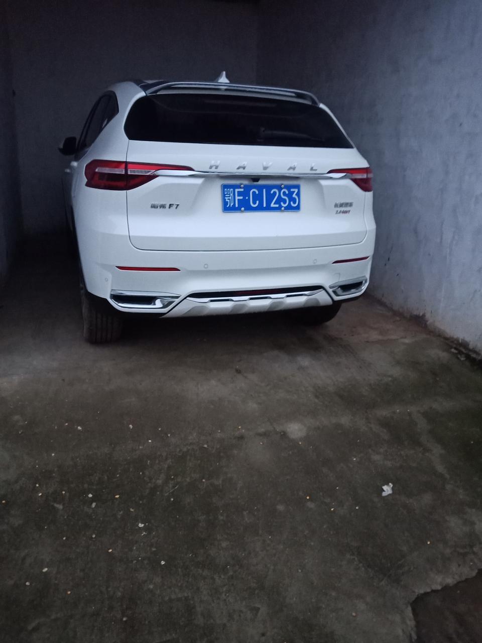 哈弗f7-F7高配前轮胎和后轮胎不是一样的