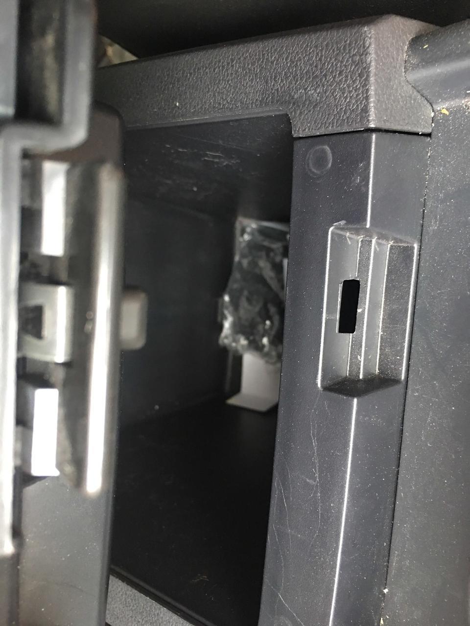 哈弗f7-这个一卡就掉是咋回事 卡不上  有没有知道是咋回事的？ 知道的告诉一下 谢谢