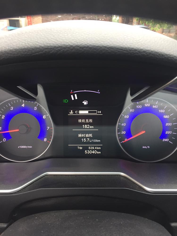 帝豪-你们的车冷车启动会不会抖动？  我是16款手动向上版，现在5万多公里，冷车启动的时候抖得厉害，发动机喘气声非常大，像是要马上熄火了的样子，从5000公里就开始抖的了，2万公里保养的时候清理了一下节气门，好了一段时间，你们的车有这个情况不？