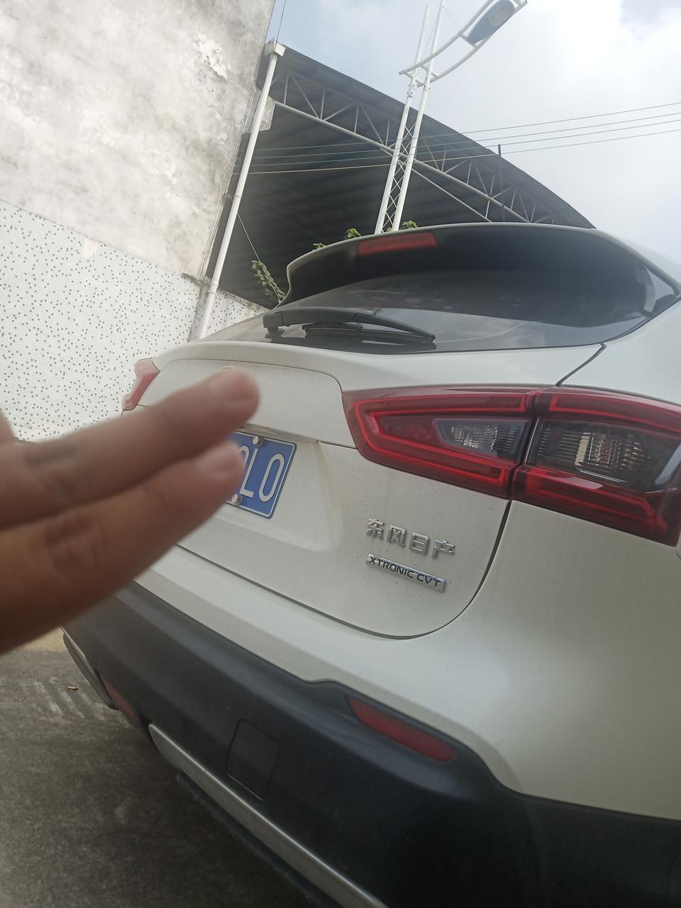 19款逍客，停车锁车会自动升窗吗？还是要加装？