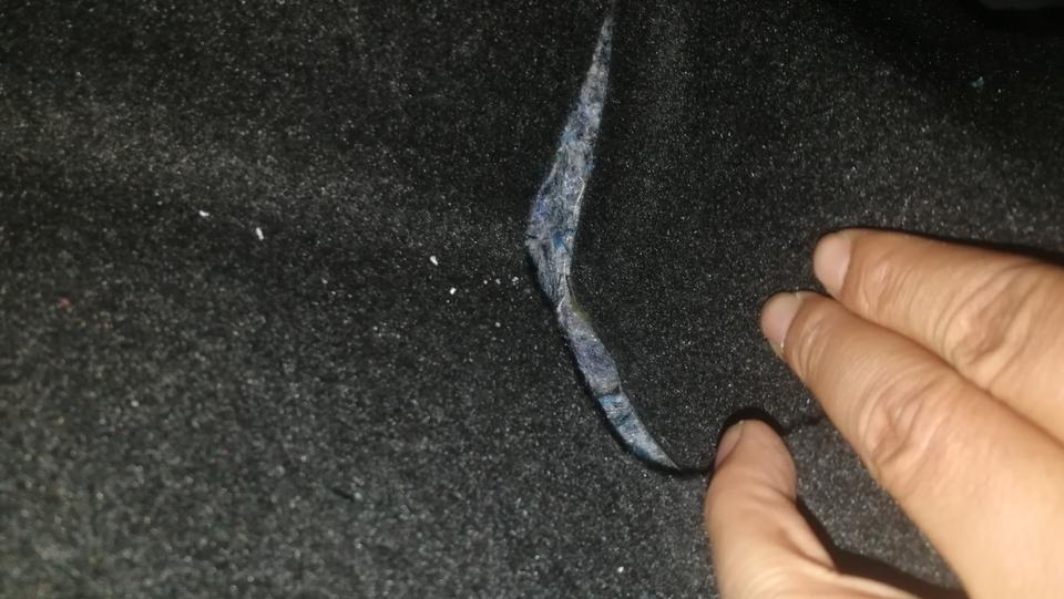 捷达vs5-为啥我vs5自动进取主副驾驶座椅下方地板被切割过？你们的有吗？