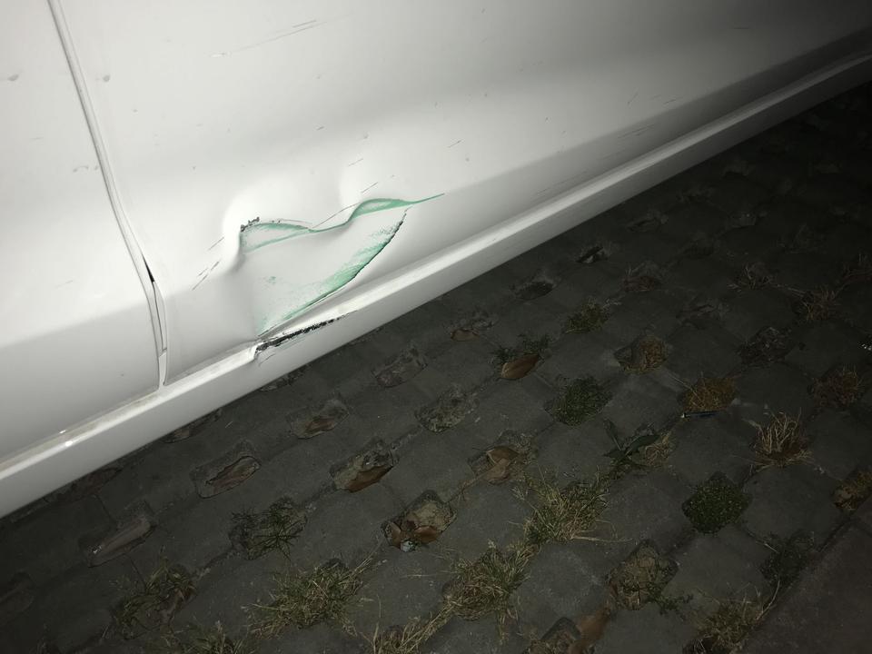 今天不小心撞石墩上面了   这个修理的话要多少钱   2018款帝豪GL自动精英版
